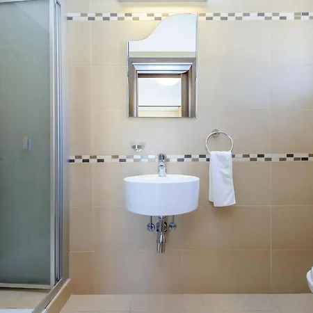 Villa Petra Aq Pv5 *